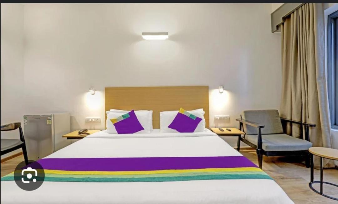 Blossom Rooms Hotel Vashishtha - Free Lunch Or Dinner- Free Breakfast Haydarabad Dış mekan fotoğraf