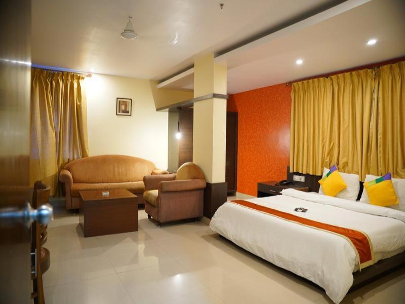 Blossom Rooms Hotel Vashishtha - Free Lunch Or Dinner- Free Breakfast Haydarabad Dış mekan fotoğraf