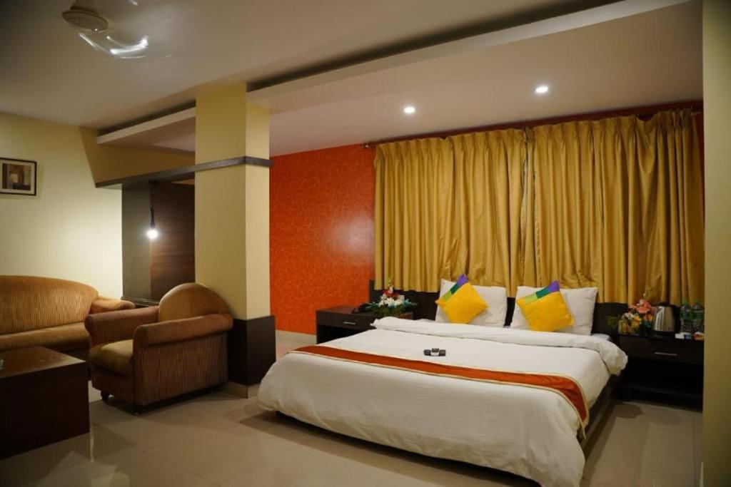 Blossom Rooms Hotel Vashishtha - Free Lunch Or Dinner- Free Breakfast Haydarabad Dış mekan fotoğraf